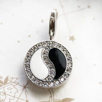 יין ויאנג רכילות טאיג'י Charm