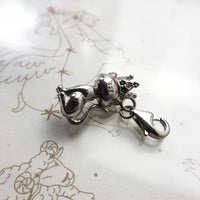 왕실 고양이 Charm