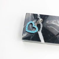 Encanto de corazón de piedra azul
