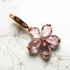 ピンクの花 Charm