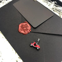 빨간 오토바이 Charm