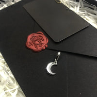 ירח מגן Charm