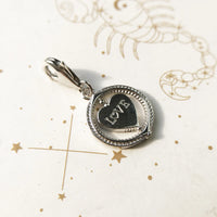 לב אהבה מסתובב Charm