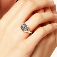 Ring de elegancia estrella del sello