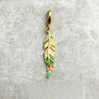 무지개 깃털 Charm