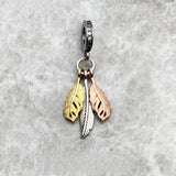트리콜러 깃털 Charm