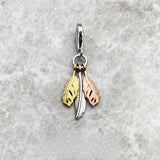 트리콜러 깃털 Charm