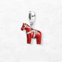 붉은 말 Charm
