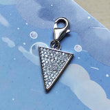 삼각형 흰색 돌  Charm