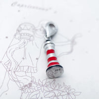 מגדלור אמייל Charm