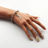 זוהר ירח Charm