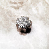 흰색 돌 cloverleaf 비드