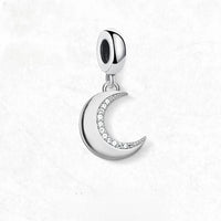 보호 달 Charm