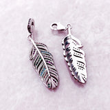 무지개 깃털 Charm