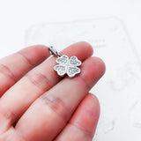 우아한 클로버 Charm