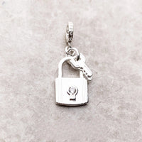 키로 잠그십시오 Charm 펜던트