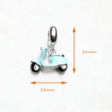 青いモータースクーター Charm