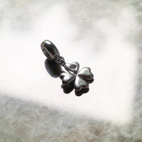반짝이는 클로버 Charm