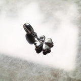 반짝이는 클로버 Charm