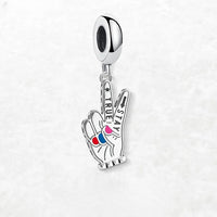 הישאר יד אמיתית Charm