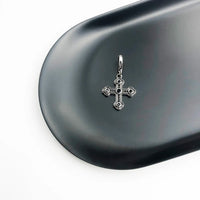 צלב שחור Charm