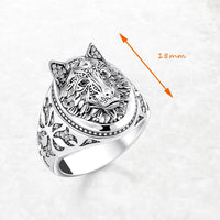 Anillo de cara de lobo ennegrecido