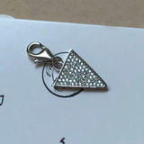 삼각형 흰색 돌  Charm