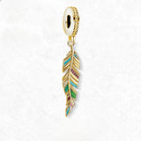 무지개 깃털 Charm