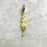 무지개 깃털 Charm