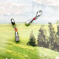 שפתון אדום Charm
