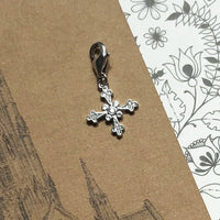 צלב ויקטוריאני Charm