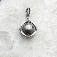 빈티지 글로브 Charm