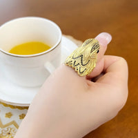 Anillo de cóctel elegante halcón
