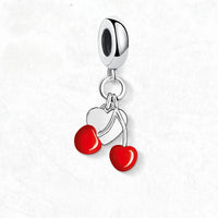 דובדבנים אדומים עם לב Charm