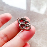 뱀 펜던트