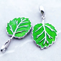 녹색 잎 꽃잎 Charm