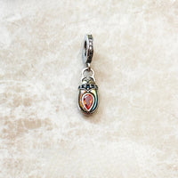 באג חיפושית Charm