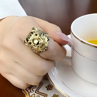 Anillo rebelde de tigre dorado