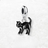검은 고양이가 매달려 있습니다 Charm