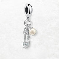 עקב גבוה ופנינה Charm