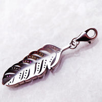 무지개 깃털 Charm
