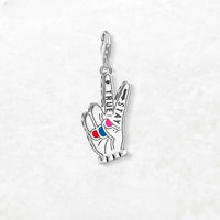 הישאר יד אמיתית Charm
