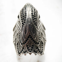 Anillo de cóctel de halcón elegante