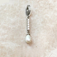 פנינת הפנימה של Dropwater Charm