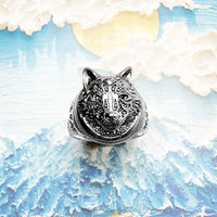 Anillo de cara de lobo ennegrecido