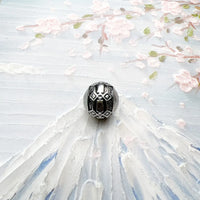 Relief-like Bead