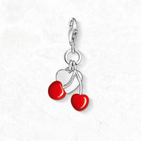 דובדבנים אדומים עם לב Charm