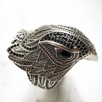 Anillo de cóctel de halcón elegante
