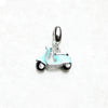 青いモータースクーター Charm