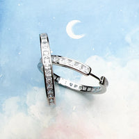 큰 힌지 한 후프 귀걸이